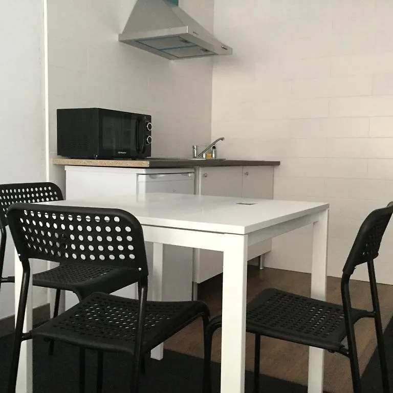 Room And Kitchen Bilbao Apartment